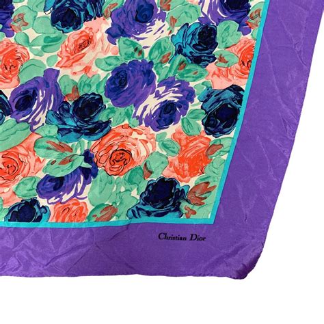 christian dior echarpes silk scarf.